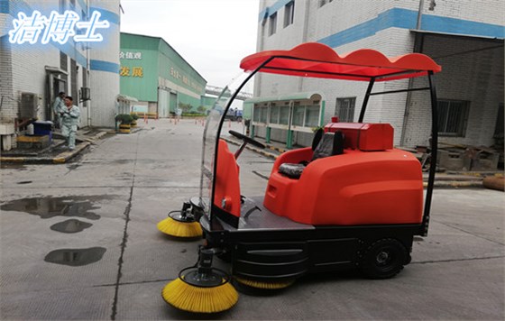 潔博士駕駛掃地車(chē) 潔博士駕駛掃地車(chē)