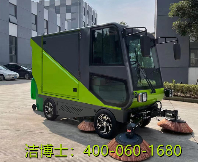 潔博士駕駛掃地車客戶案例-中交隧道局江陰靖江長江隧道項(xiàng)目部